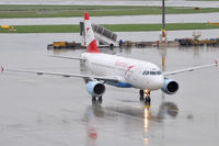 OE-LDD @ LOWW - Austrian - by Artur Bado?