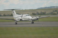 N212EJ @ KBIL - Beech King Air 200