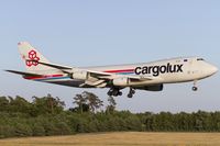 LX-OCV @ ELLX - short final RW24 - by Friedrich Becker