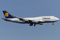 D-ABTH @ EDDF - short final RW07R - by Friedrich Becker