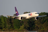 N917FD @ ORF - FedEx Kirby N917FD (FLT FDX307) from Memphis Int'l (KMEM) landing RWY 23.