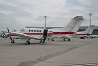 LN-MOH @ LOWW - Beech 200 King Air
