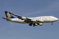9V-SPP @ EDDF - short final RW07R - by Friedrich Becker