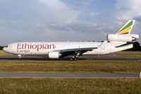 ET-AML @ ELLX - taxying to the holding point - by Friedrich Becker
