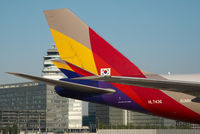 HL7436 @ LOWW - Asiana Boeing 747-400 - by Dietmar Schreiber - VAP
