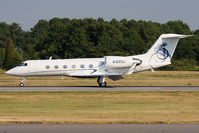 N125SJ @ ORF - Salamander Services LLC 1999 Gulfstream G-IV N125SJ rolling out on RWY 5 from a non-US origin. This aircraft will have to go through the airport customs terminal. - by Dean Heald