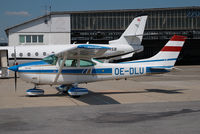 OE-DLU @ LOWW - Cessna 182