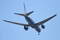 N778UA @ KORD - United Airlines Boeing 777-222, N778UA 22R approach KORD. - by Mark Kalfas