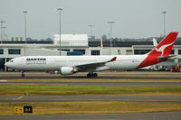 VH-QPD @ YSSY - At Sydney - by Micha Lueck