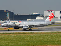 OE-LEF @ LOWW - Niki's newest Airbus 320 - just one day in service at the time of that picture
