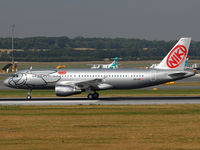 OE-LEF @ LOWW - Niki's newest A 320 - just one day in service at the time of that picture