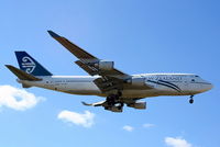 ZK-SUJ @ EGLL - Air New Zealand - by Chris Hall