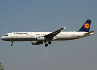 D-AISI @ LEBL - Landing rwy 25R - by Shunn311