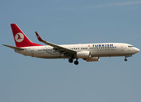 TC-JGZ @ LEBL - Landing rwy 25R - by Shunn311