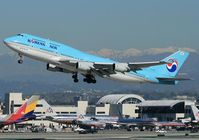 HL7491 @ LAX - Nice background .... - by Fariborz Shammas
