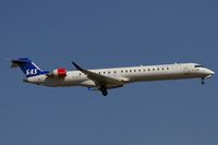 OY-KFC @ EDDF - on final RW07R - by Friedrich Becker
