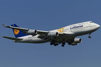 D-ABVH @ EDDF - on final RW07R
