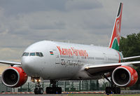 5Y-KQS @ CDG - . - by Roland Aigner