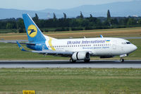 UR-GAK @ LOWW - Ukraine International - by Jan Ittensammer