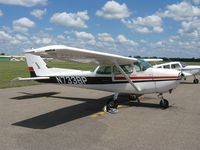 N733BP @ KMIC - Cessna 172N Skyhawk on the ramp. - by Kreg Anderson