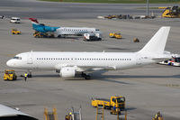 YL-BBC @ LOWW - DSLR-A230 (55-200 mm); www.haj-spotter.de.tf