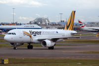 VH-VNF @ YSSY - At Sydney - by Micha Lueck
