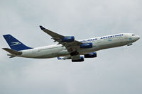 LV-ZPX @ YSSY - At Sydney - by Micha Lueck