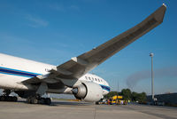 B-2075 @ LOWW - China Southern Boeing 777-200 - by Dietmar Schreiber - VAP