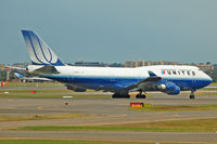 N120UA @ YSSY - At Sydney - by Micha Lueck
