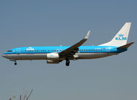 PH-BXF @ LEBL - Landing rwy 25R - by Shunn311