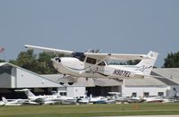 N907EL @ KOSH - Cessna 172S