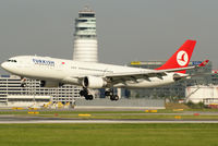 TC-JNE @ VIE - Turkish Airlines