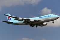 HL7449 @ EDDF - on final RW07R
