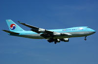 HL7601 @ LOWW - Korean Air Boeing 747 - by Thomas Ranner
