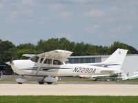 N2290A @ KOSH - Cessna 172S