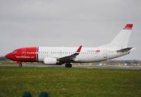 LN-KHC @ EIDW - Norwegian lining up r/w 28 - by Robert Kearney