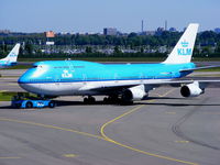 PH-BFE @ EHAM - KLM Royal Dutch Airlines - by Chris Hall