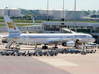 TF-FII @ EHAM - Icelandair - by Chris Hall