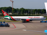 5Y-KQZ @ EHAM - Kenya Airways - by Chris Hall