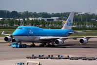 PH-BFS @ EHAM - KLM Royal Dutch Airlines - by Chris Hall
