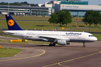 D-AIQM @ EHAM - Lufthansa - by Chris Hall