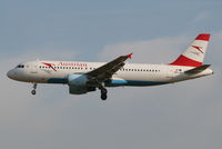 OE-LBU @ EBBR - Arrival of flight OS351 to RWY 25L