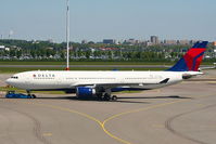 N854NW @ EHAM - Delta Airlines - by Chris Hall
