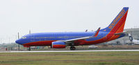 N423WN @ KAUS - SWA B737 departing 17L. - by Darryl Roach