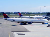 N817NW @ EHAM - Delta Airlines - by Chris Hall