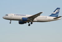 OH-LXH @ EBBR - Arrival of flight AY811 to RWY 25L