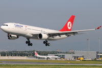 TC-JNG @ VIE - Turkish