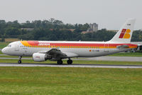 EC-KNM @ VIE - Iberia