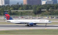 N604DL @ KMSP - Boeing 757-200