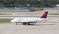 N365NW @ KMSP - Airbus A320 - by Mark Pasqualino